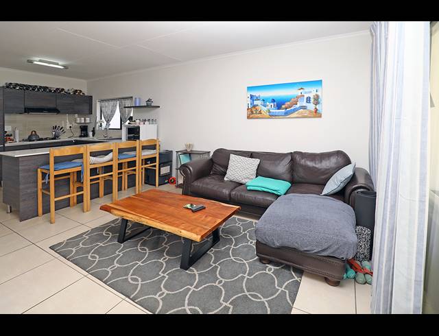 2 BEDROOM APARTMENT FOR SALE IN GREENSTONE HILL